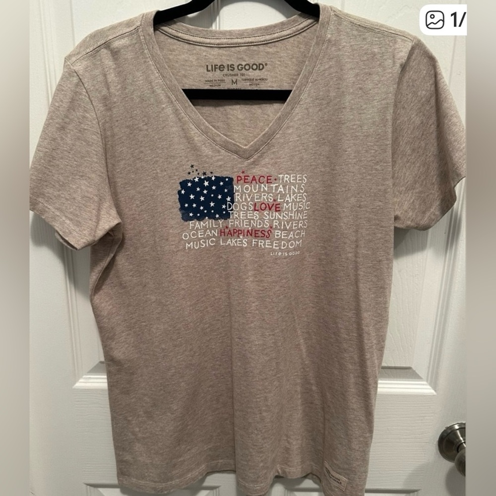 Life is Good Women's Beige Graphic Tee
